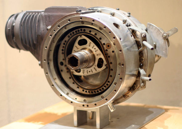 轉(zhuǎn)子引擎落幕絕唱 實(shí)拍馬自達(dá)RX-8改裝車