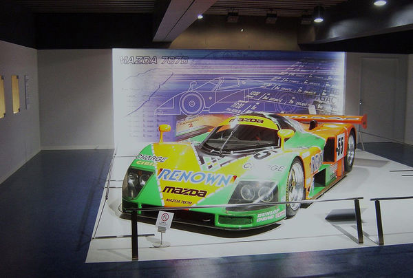 轉(zhuǎn)子引擎落幕絕唱 實(shí)拍馬自達(dá)RX-8改裝車