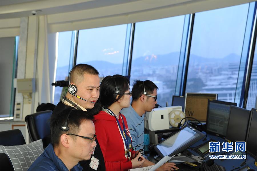 (圖文互動)“為了成百上千戶家庭的牽掛”——“護(hù)航天使”的春運(yùn)趕考 (圖文互動)“為了成百上千戶家庭的牽掛”——“護(hù)航天使”的春運(yùn)趕考