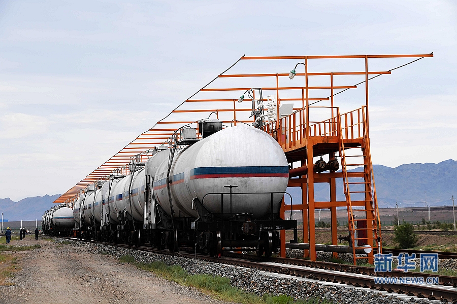 新疆阿拉山口口岸首列液化石油氣鐵路罐車開行 新疆阿拉山口口岸首列液化石油氣鐵路罐車開行