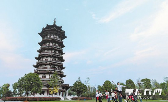 ѳɞLɳrĘ˺ƬȺİl(f)չɹDB(ti)(yu)ع@Lɳӛ u z