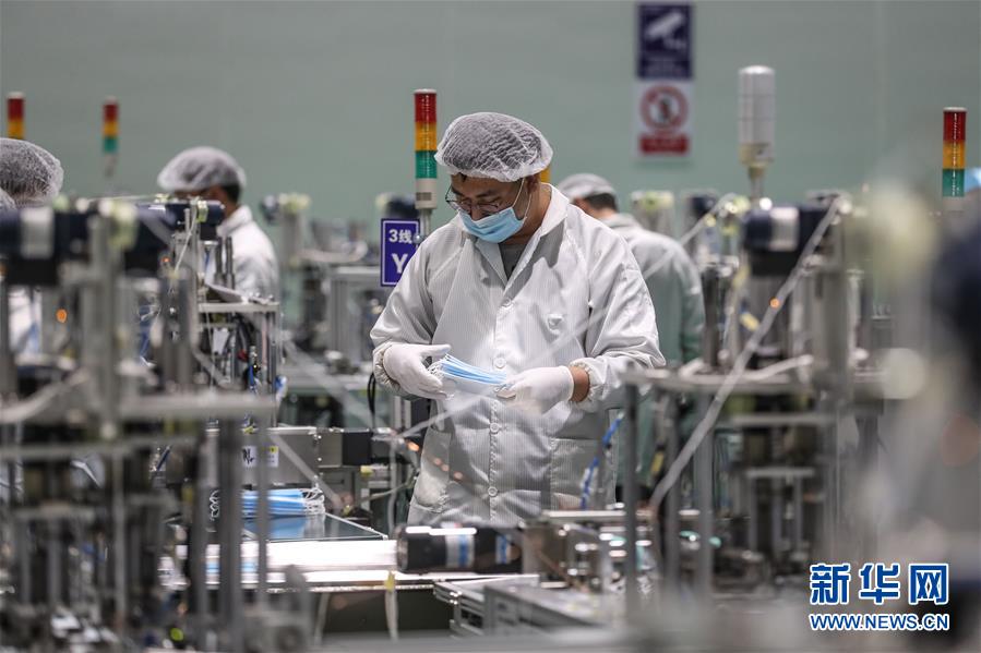 (聚焦疫情防控)(1)沈陽:加緊生產(chǎn)口罩 滿足復(fù)課需求