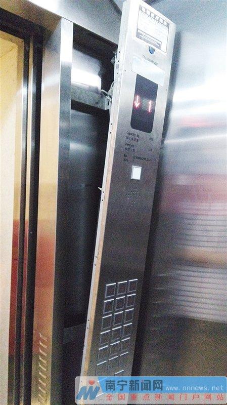 業(yè)主掛橫幅維權(quán) 開發(fā)商稱名譽(yù)受損向業(yè)主索賠10萬元